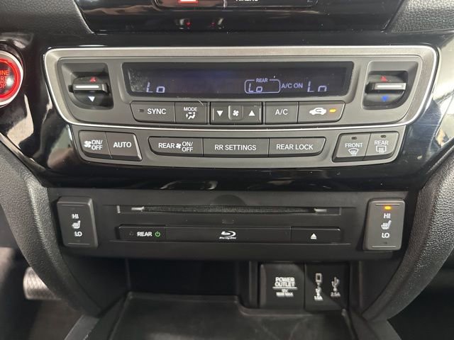Used 2018 Honda Pilot Touring image 16