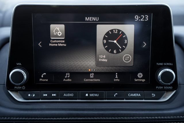 Used 2024 Nissan Rogue S AWD/4WD image 19