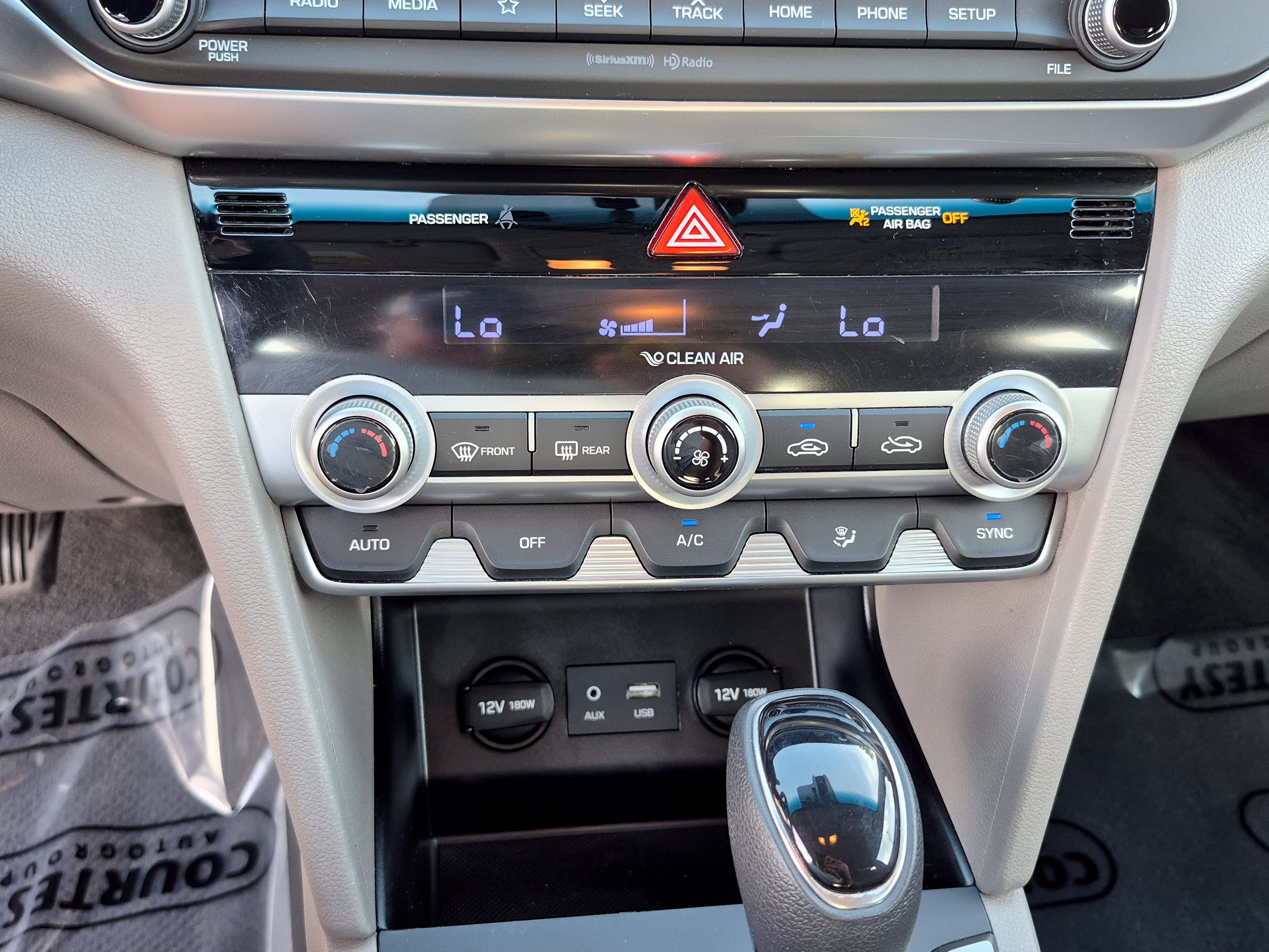 Used 2020 Hyundai Elantra SEL FWD image 23