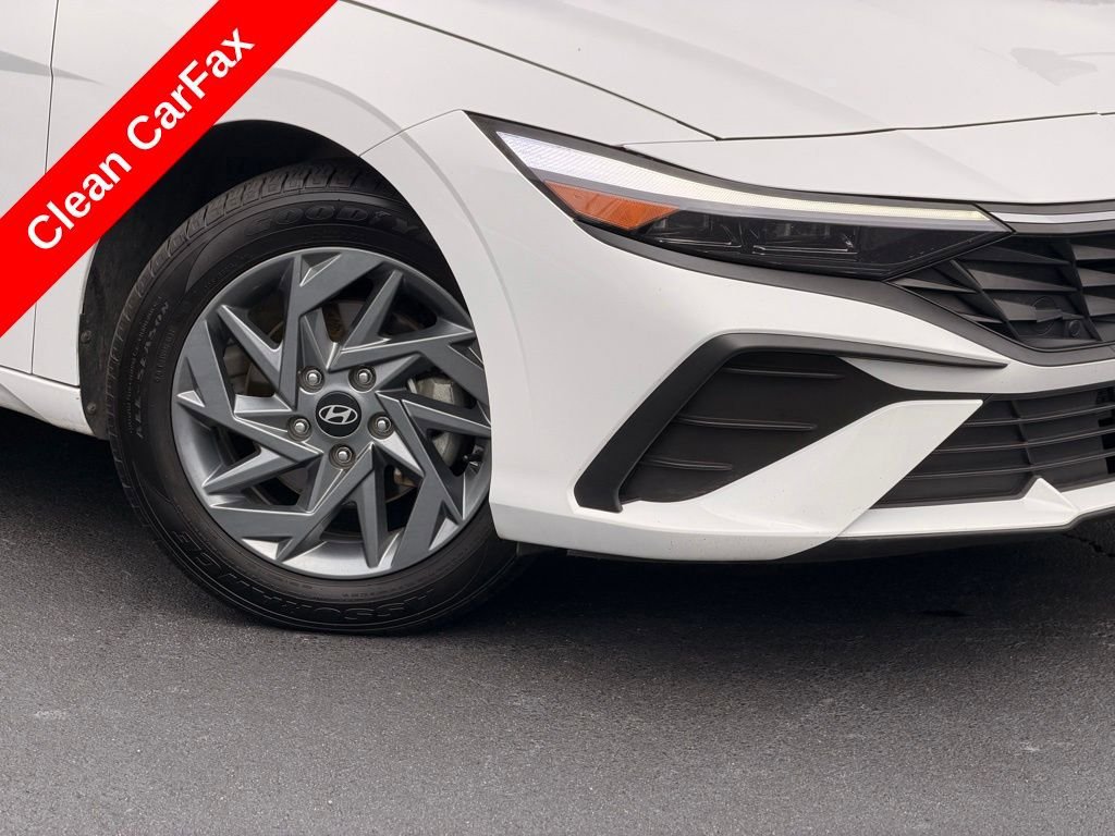 Used 2024 Hyundai Elantra SEL FWD image 5