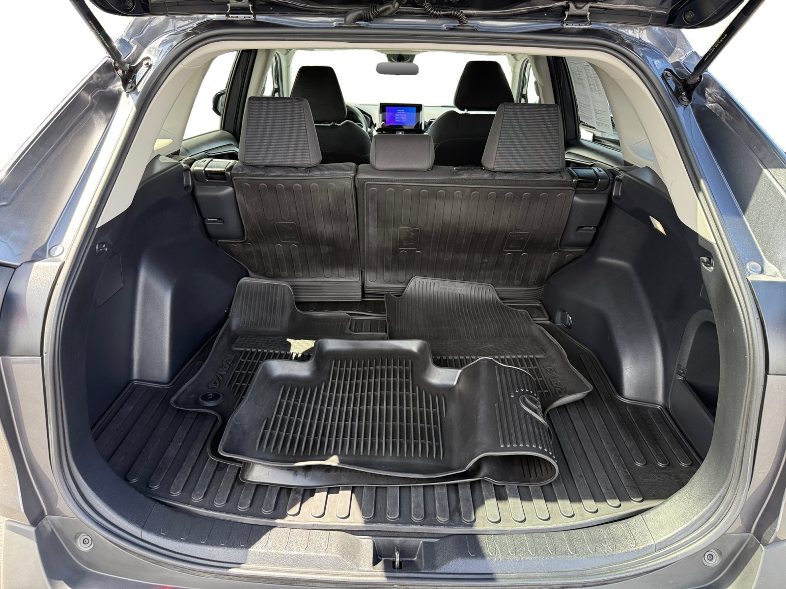 Used 2024 Toyota RAV4 LE AWD/4WD image 17