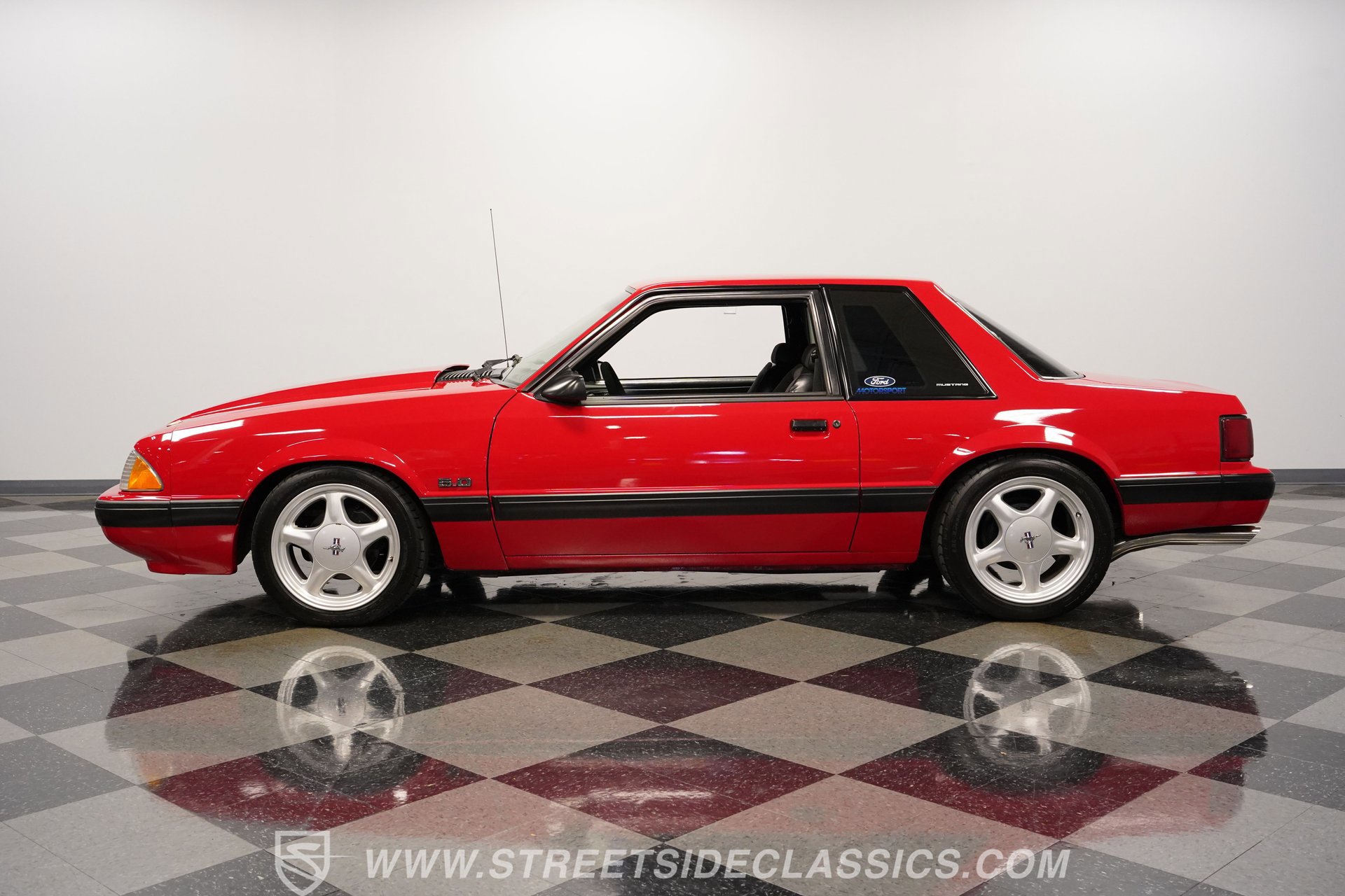 Used 1991 Ford Mustang LX RWD image 2
