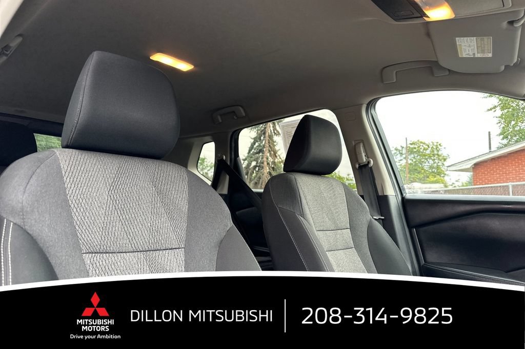Used 2025 Nissan Rogue SV AWD/4WD image 17
