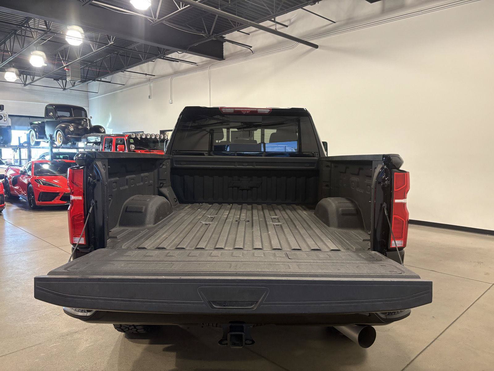Used 2025 Chevrolet Silverado 2500 High Country w/ High Country Premium Package AWD/4WD image 43