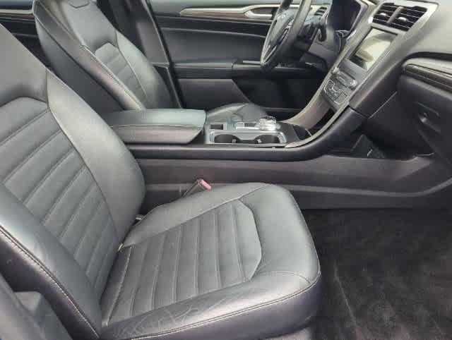 Used 2017 Ford Fusion SE w/ Fusion SE Technology Package AWD/4WD image 23
