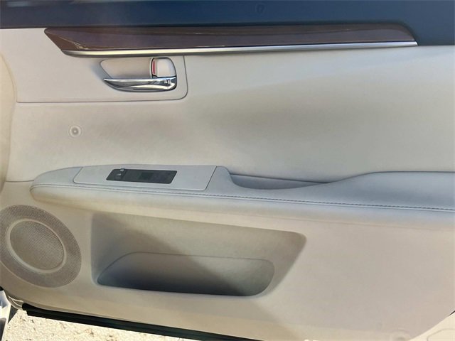 Used 2015 Lexus ES 300h image 23