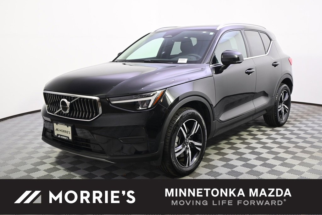 Used 2025 Volvo XC40 B5 Core