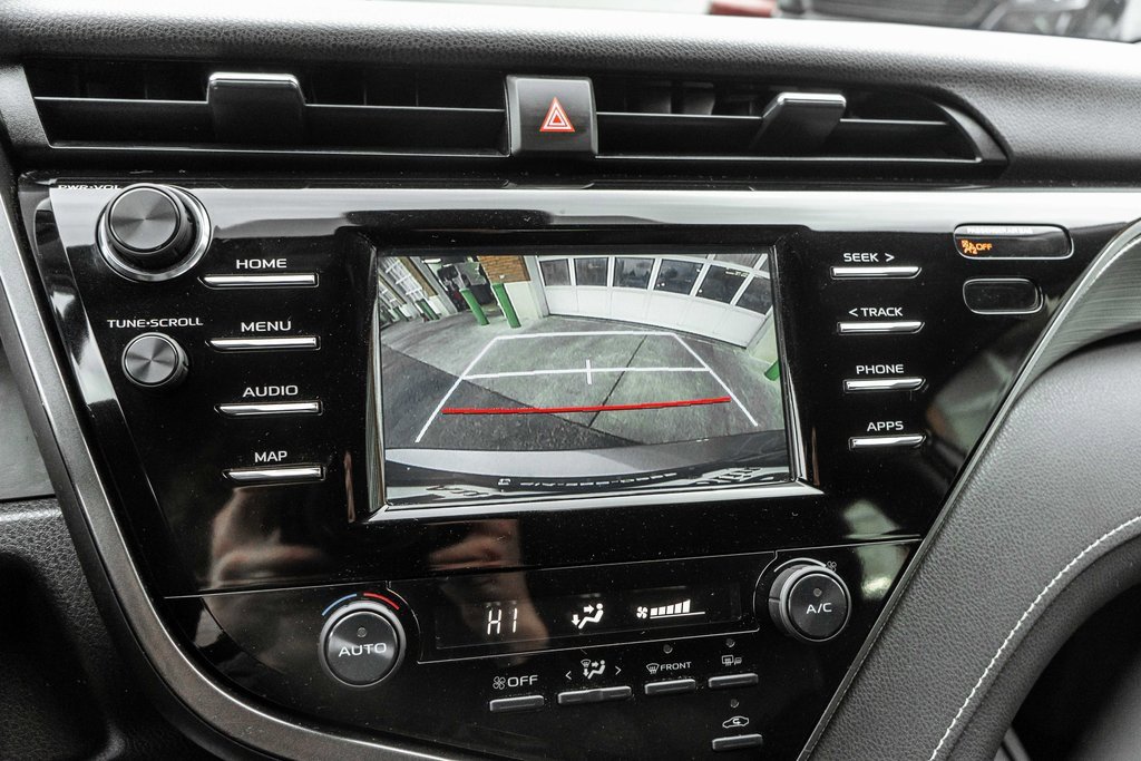 Used 2020 Toyota Camry SE image 10