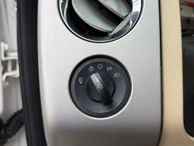 Used 2014 Ford Expedition XLT w/ Equipment Group 202A RWD image 9