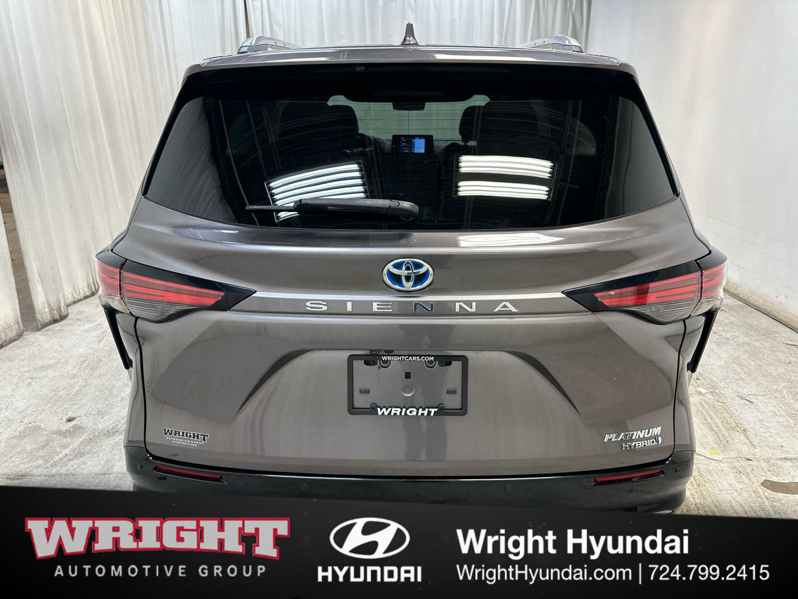 Used 2021 Toyota Sienna Platinum image 5