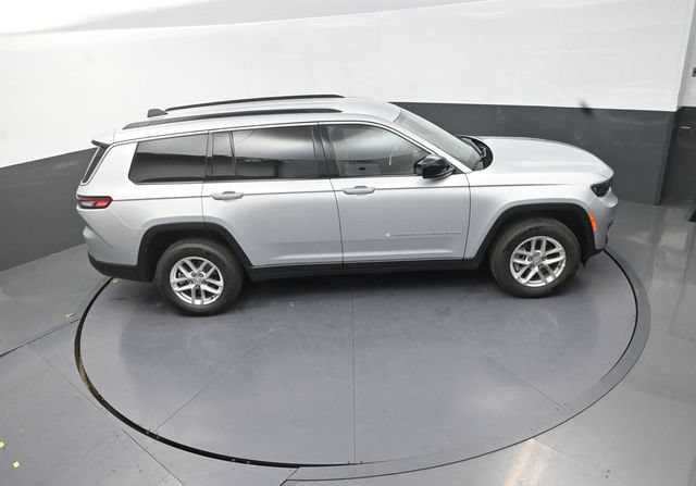 Used 2025 Jeep Grand Cherokee L Laredo AWD/4WD image 18