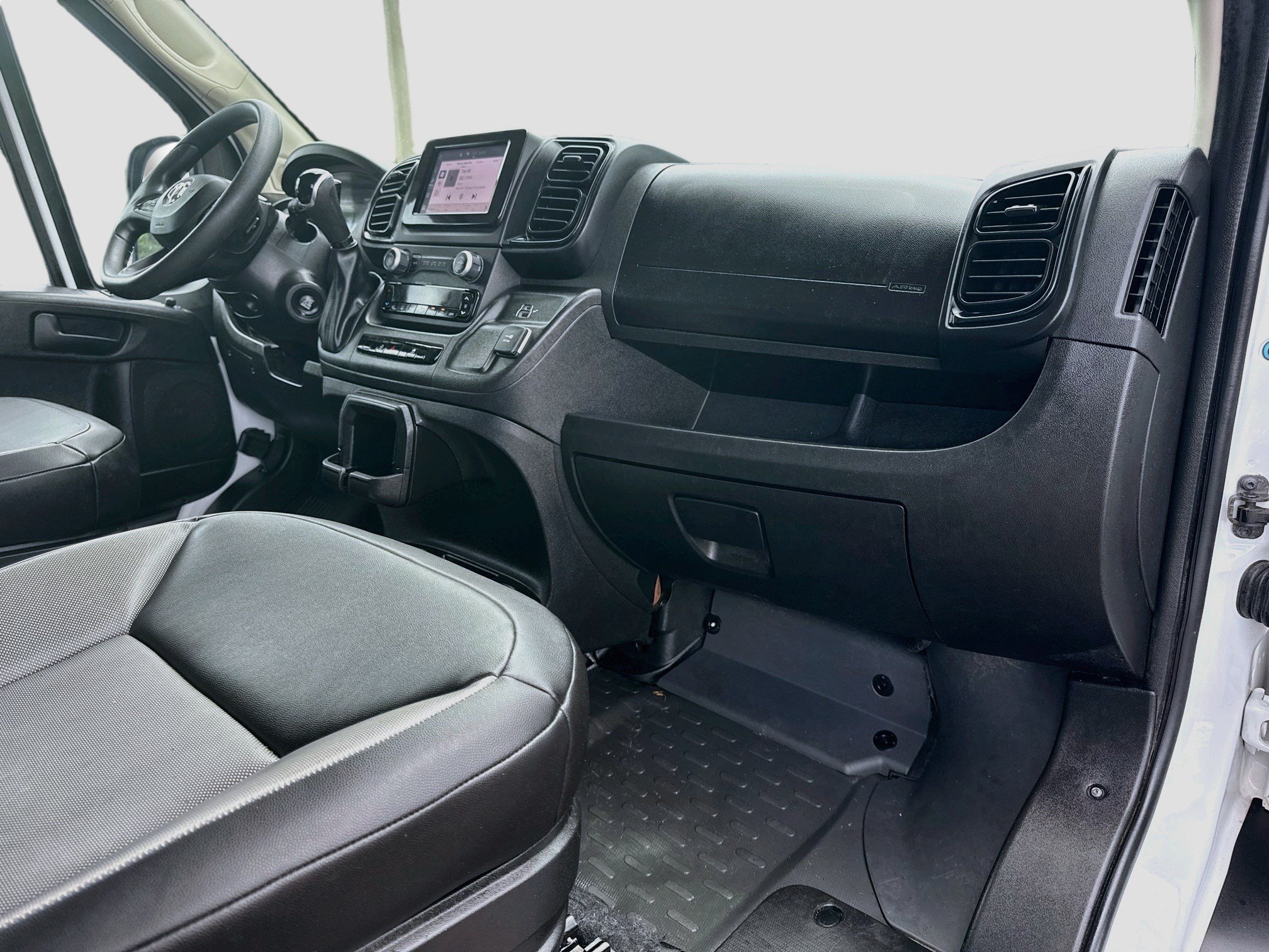 Used 2025 RAM ProMaster 2500 w/ Convenience Group FWD image 28