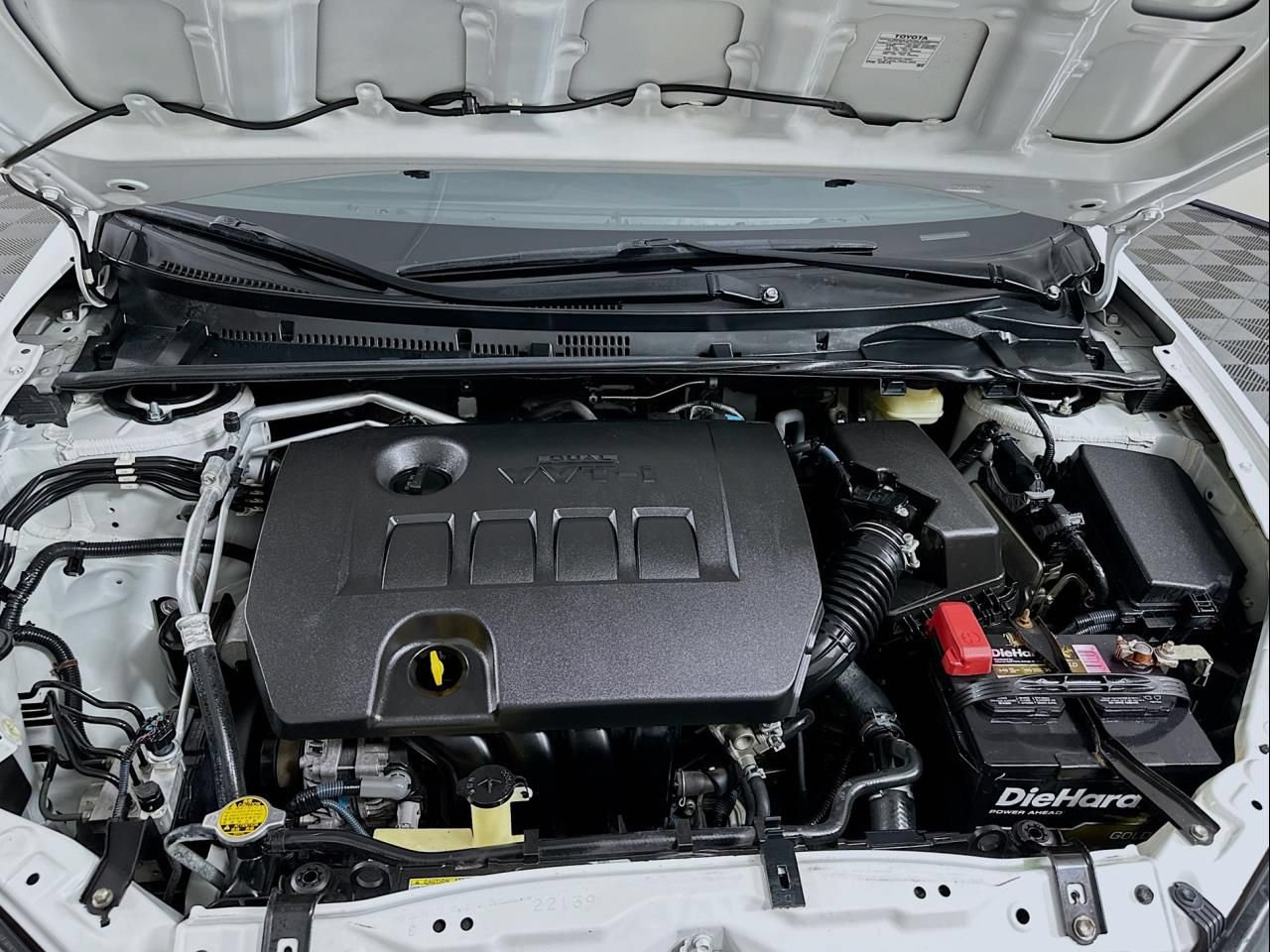 Used 2016 Toyota Corolla LE FWD image 17