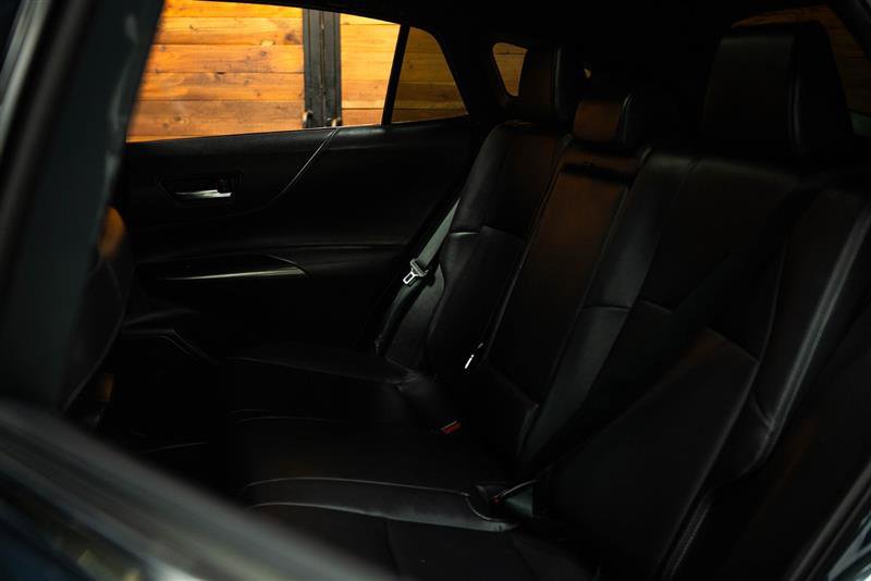 Used 2023 Toyota Venza XLE image 11