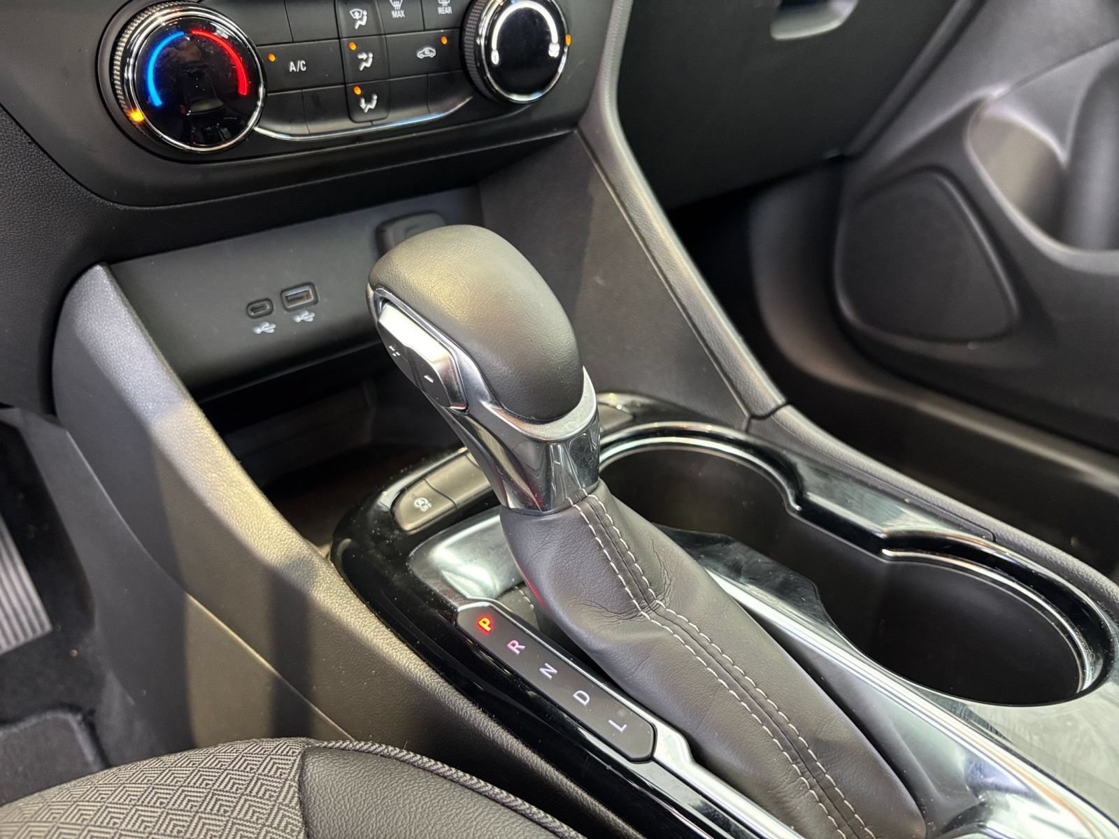 Used 2025 Buick Encore GX Preferred FWD image 41