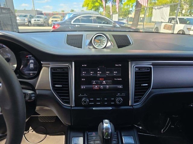 Used 2018 Porsche Macan GTS w/ Premium Package Plus AWD/4WD image 4