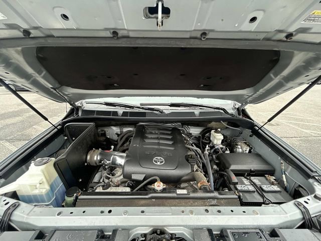 Used 2018 Toyota Tundra SR5 w/ TRD Off Road Package AWD/4WD image 10