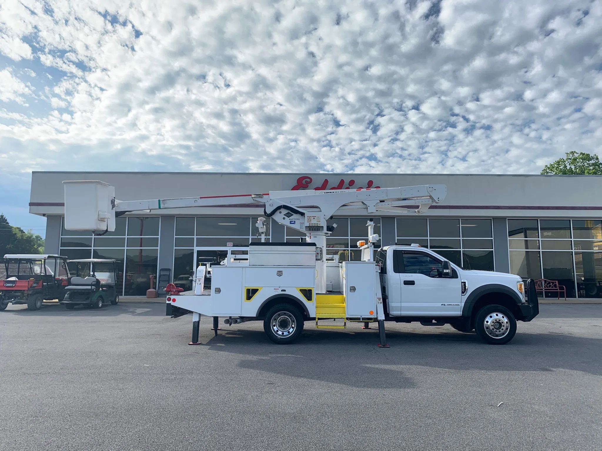 Used 2017 Ford F550 4x4 Regular Cab Super Duty image 61