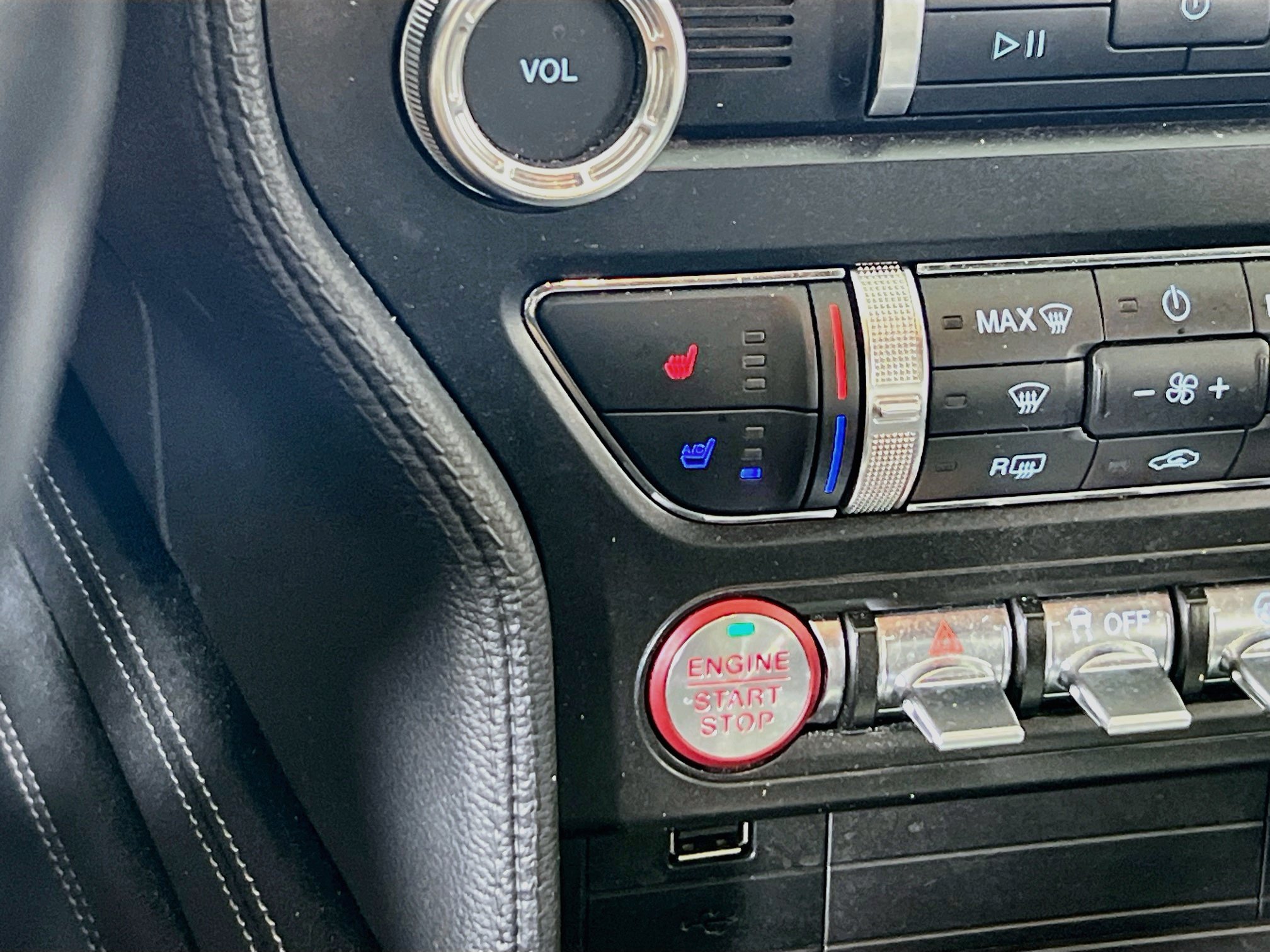 Used 2019 Ford Mustang GT Premium w/ Equipment Group 401A RWD image 20