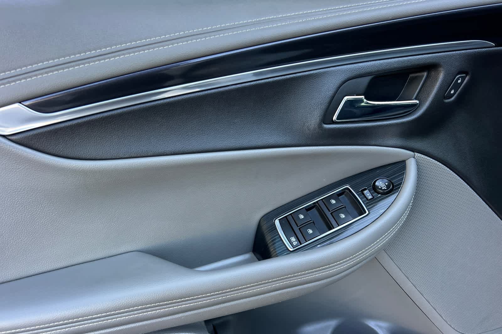 Used 2016 Chevrolet Impala LT w/ Convenience Package FWD image 12