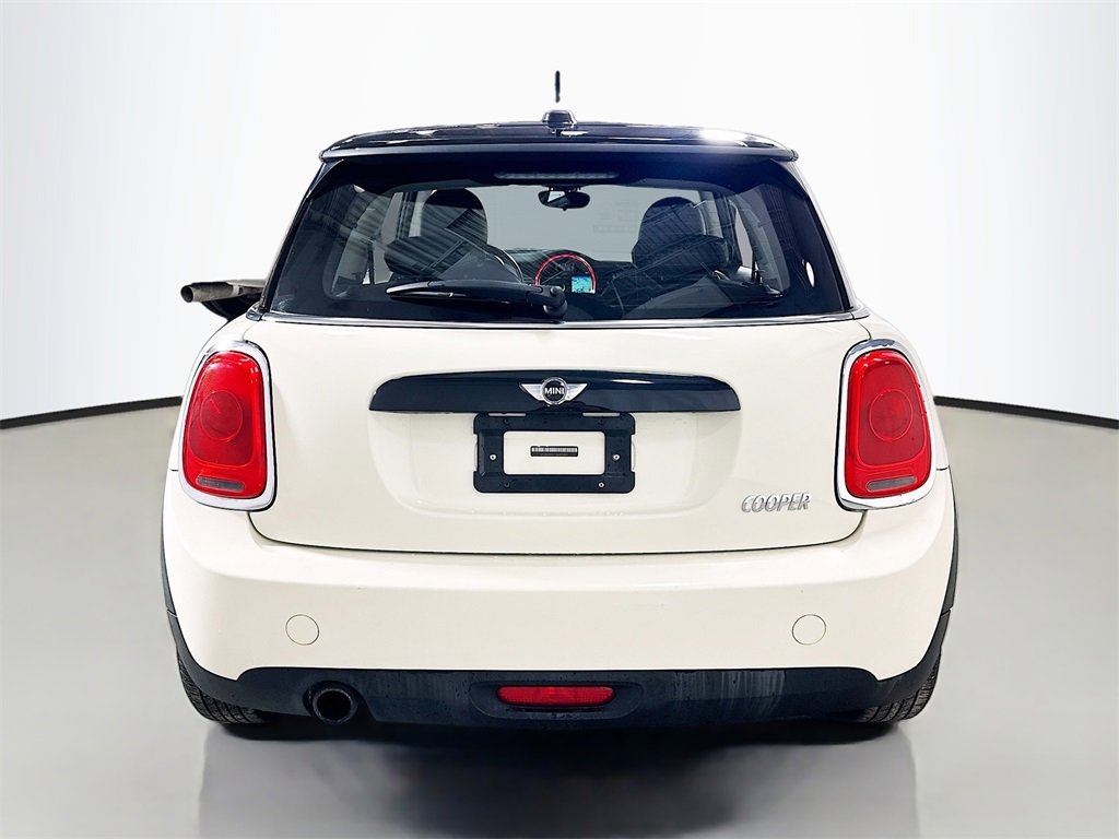 Used 2016 MINI Cooper 2-Door Hardtop image 7