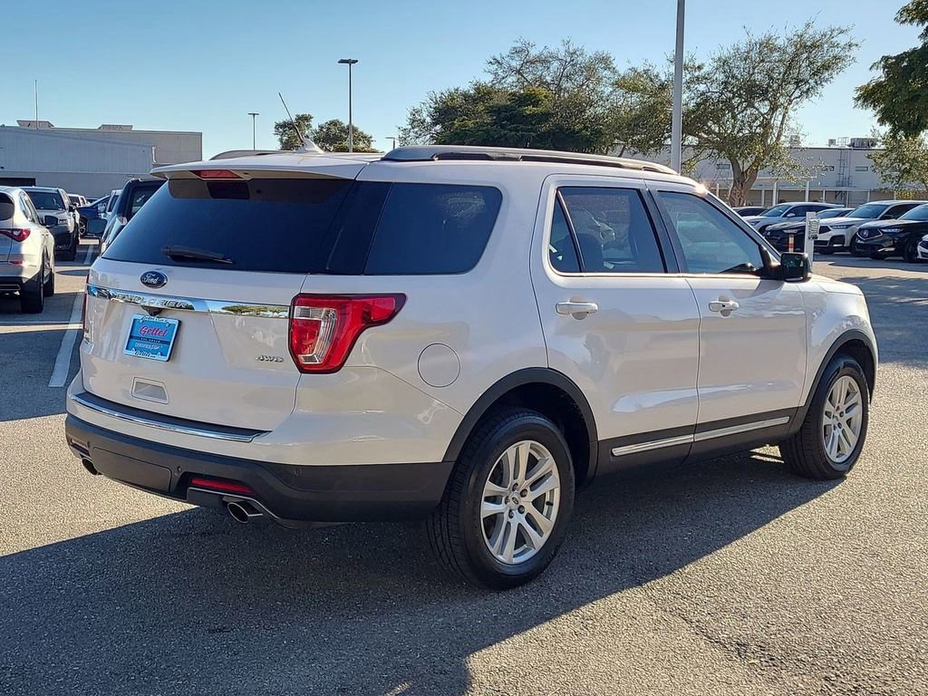 Used 2018 Ford Explorer XLT w/ Equipment Group 202A image 11