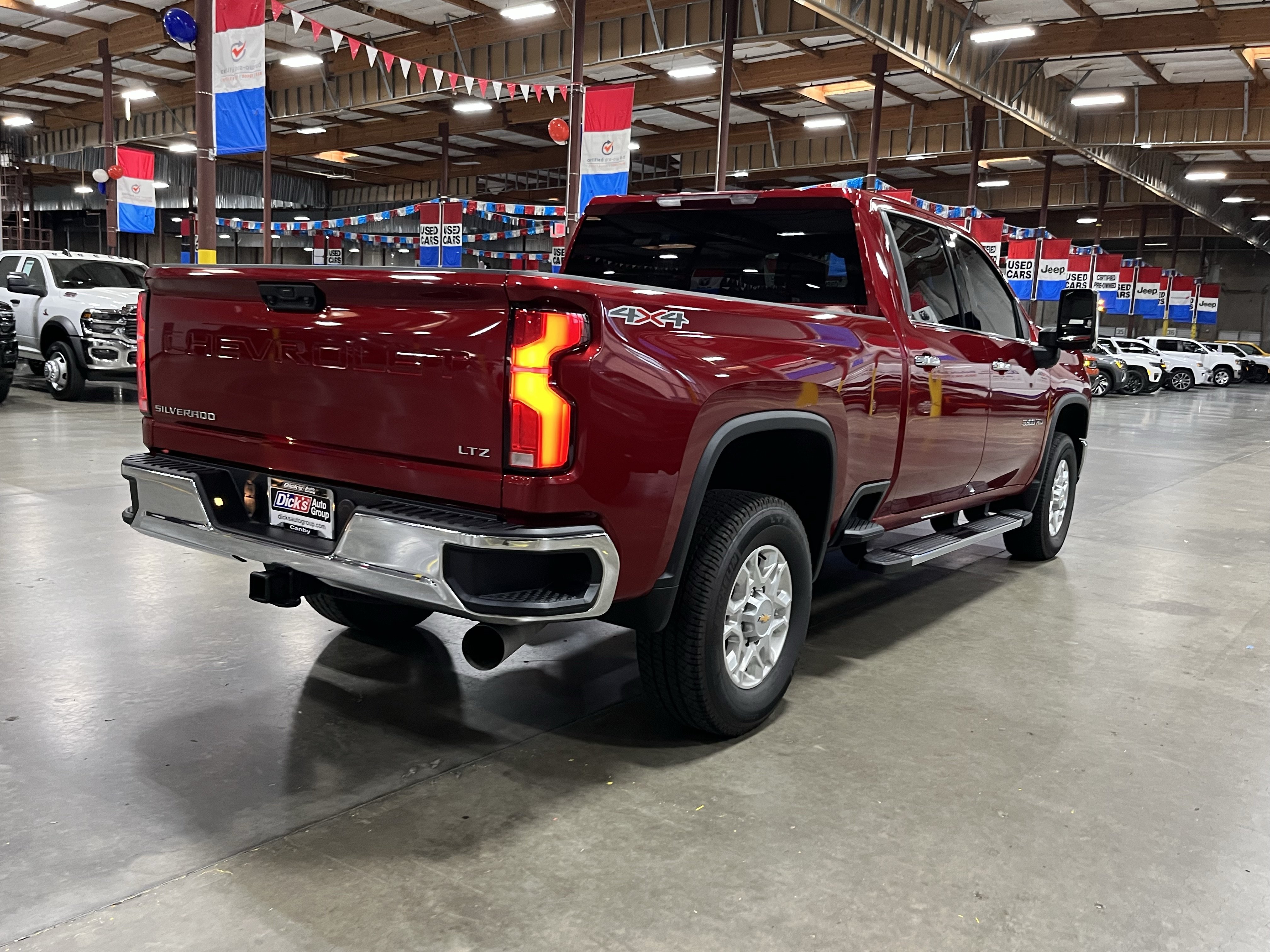 Used 2025 Chevrolet Silverado 3500 LTZ AWD/4WD image 9
