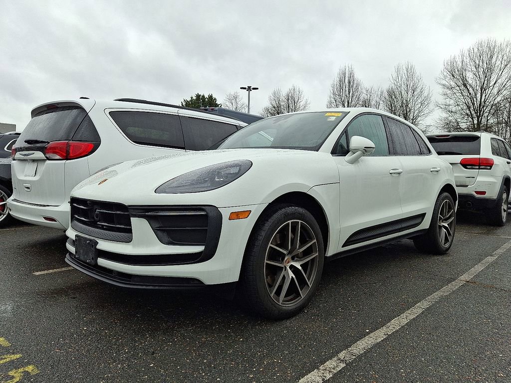 Used 2023 Porsche Macan Turbo image 3