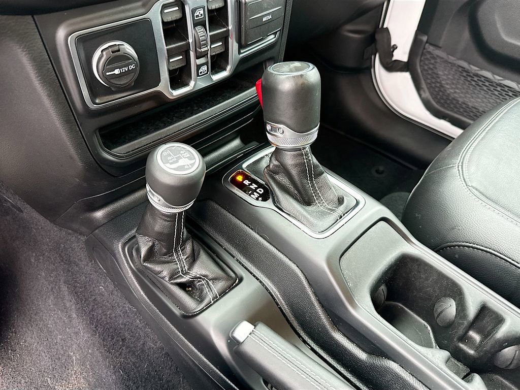 Used 2023 Jeep Wrangler Unlimited Sahara w/ Cold Weather Group image 18