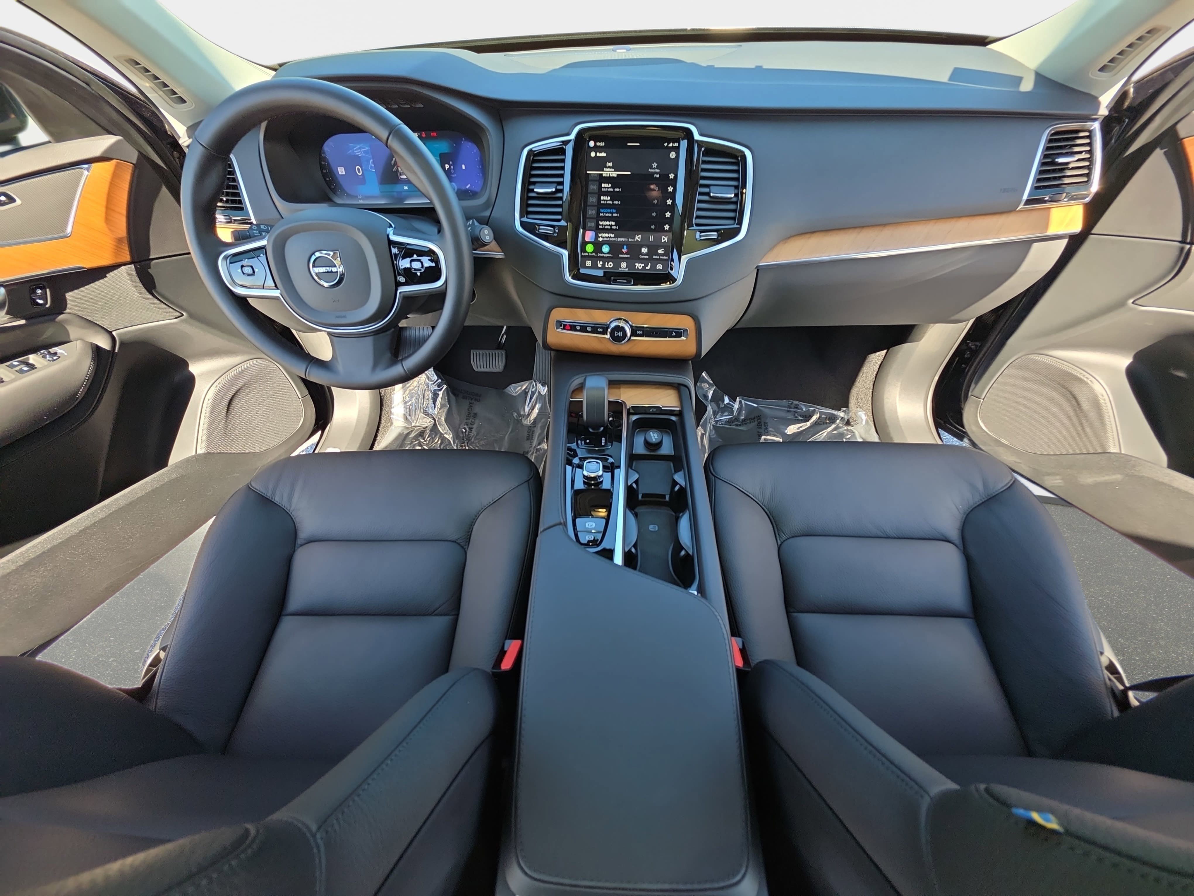 Used 2025 Volvo XC90 B6 Plus w/ Protection Package Premier AWD/4WD image 9