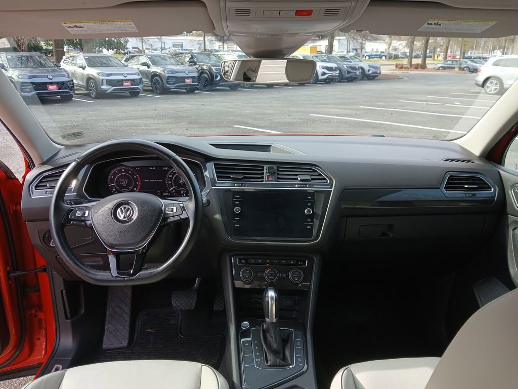 Used 2018 Volkswagen Tiguan SEL Premium image 12