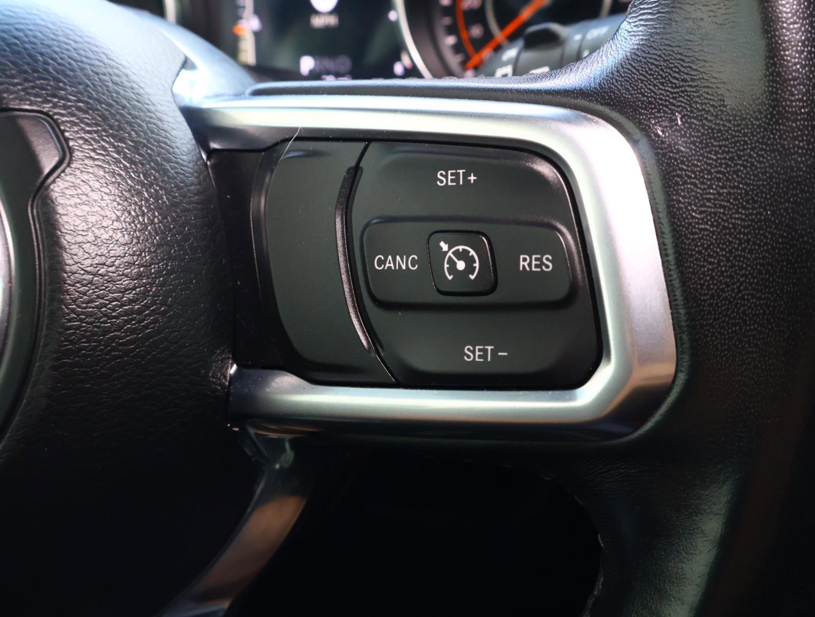 Used 2020 Jeep Wrangler Unlimited Sahara image 25