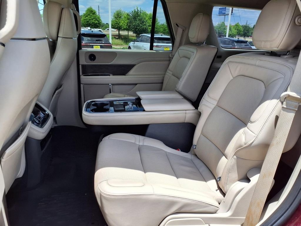 Used 2019 Lincoln Navigator Reserve AWD/4WD image 26