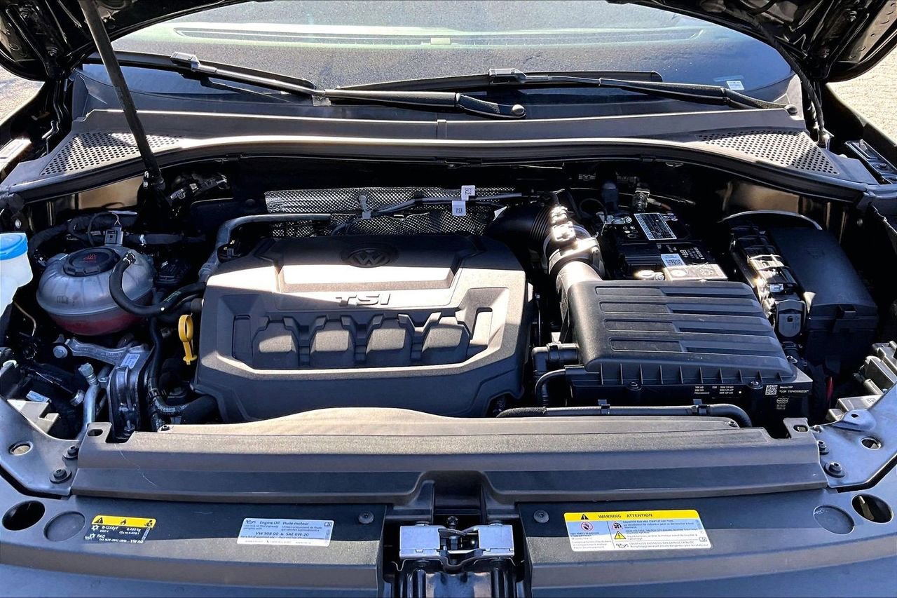 Used 2022 Volkswagen Tiguan SE w/ Panoramic Sunroof Package image 36