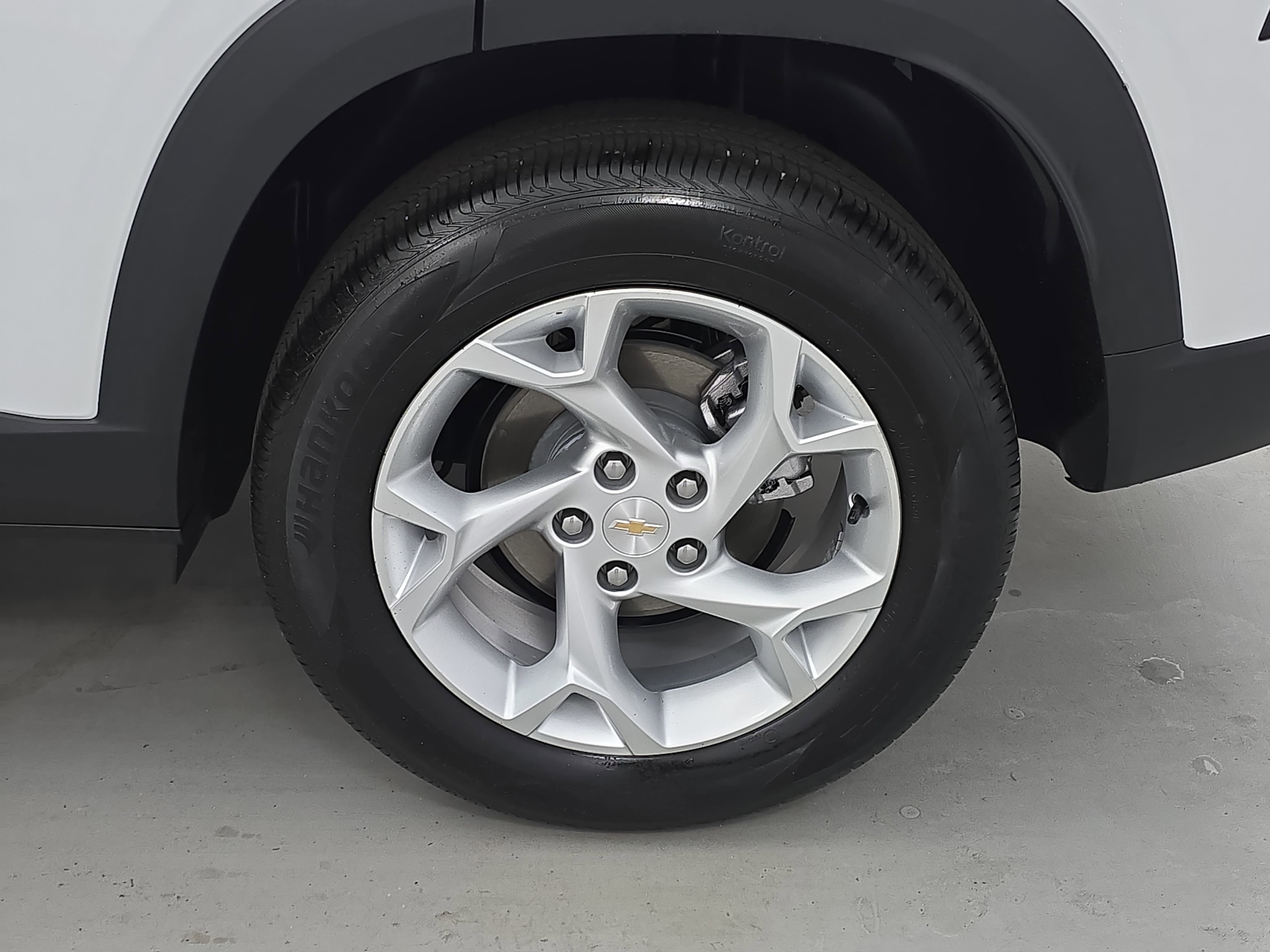 Used 2026 Chevrolet Trax LS w/ LS Convenience Package FWD image 31