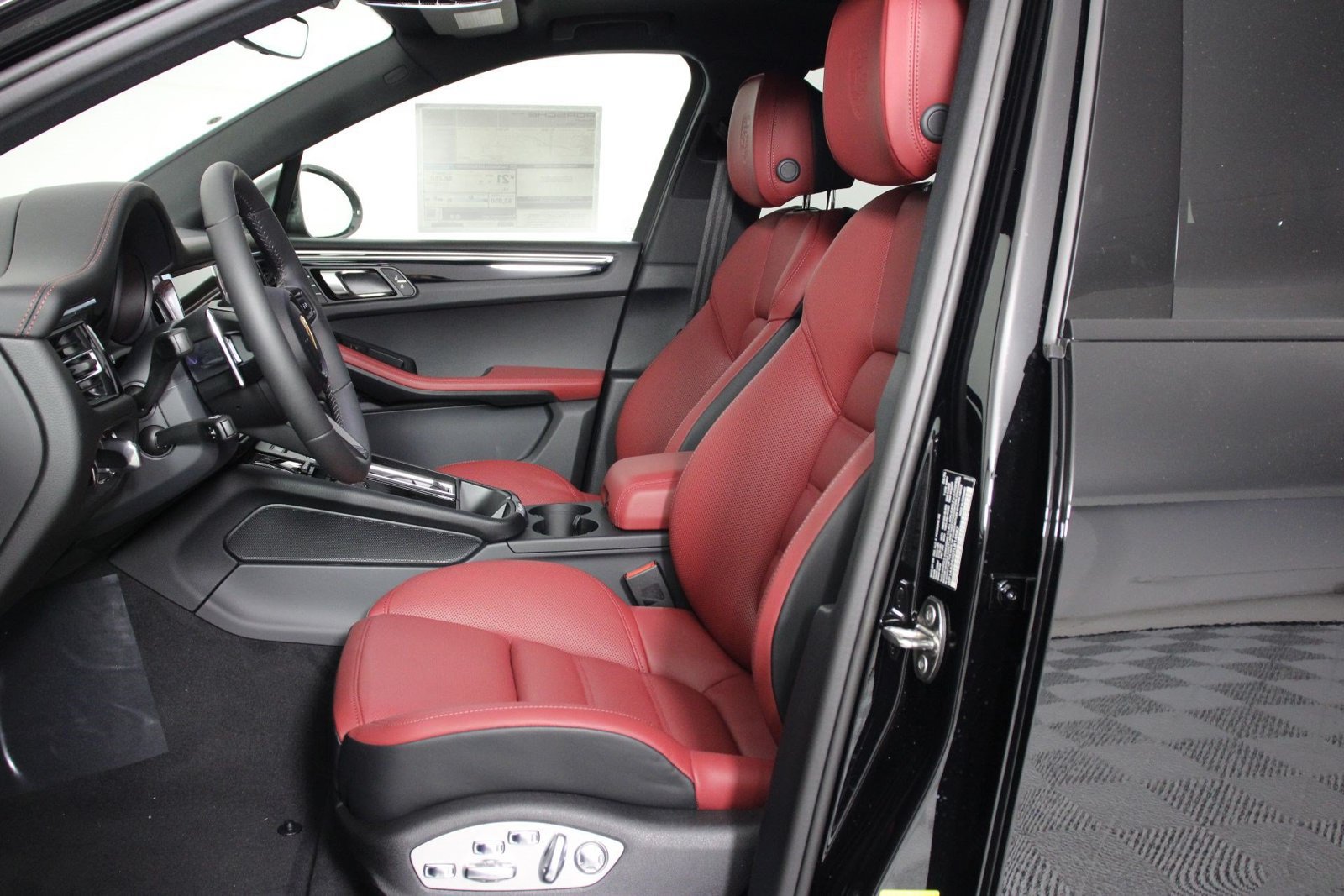 New 2026 Porsche Macan Turbo AWD/4WD image 5