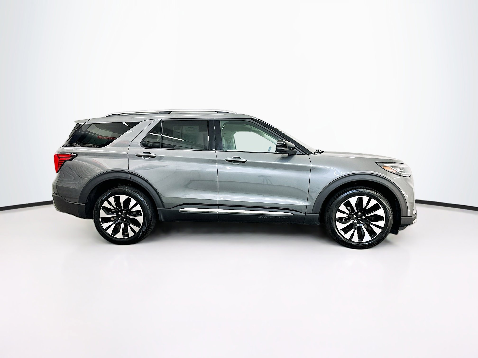 Used 2025 Ford Explorer Platinum w/ LUX Leather Package image 10