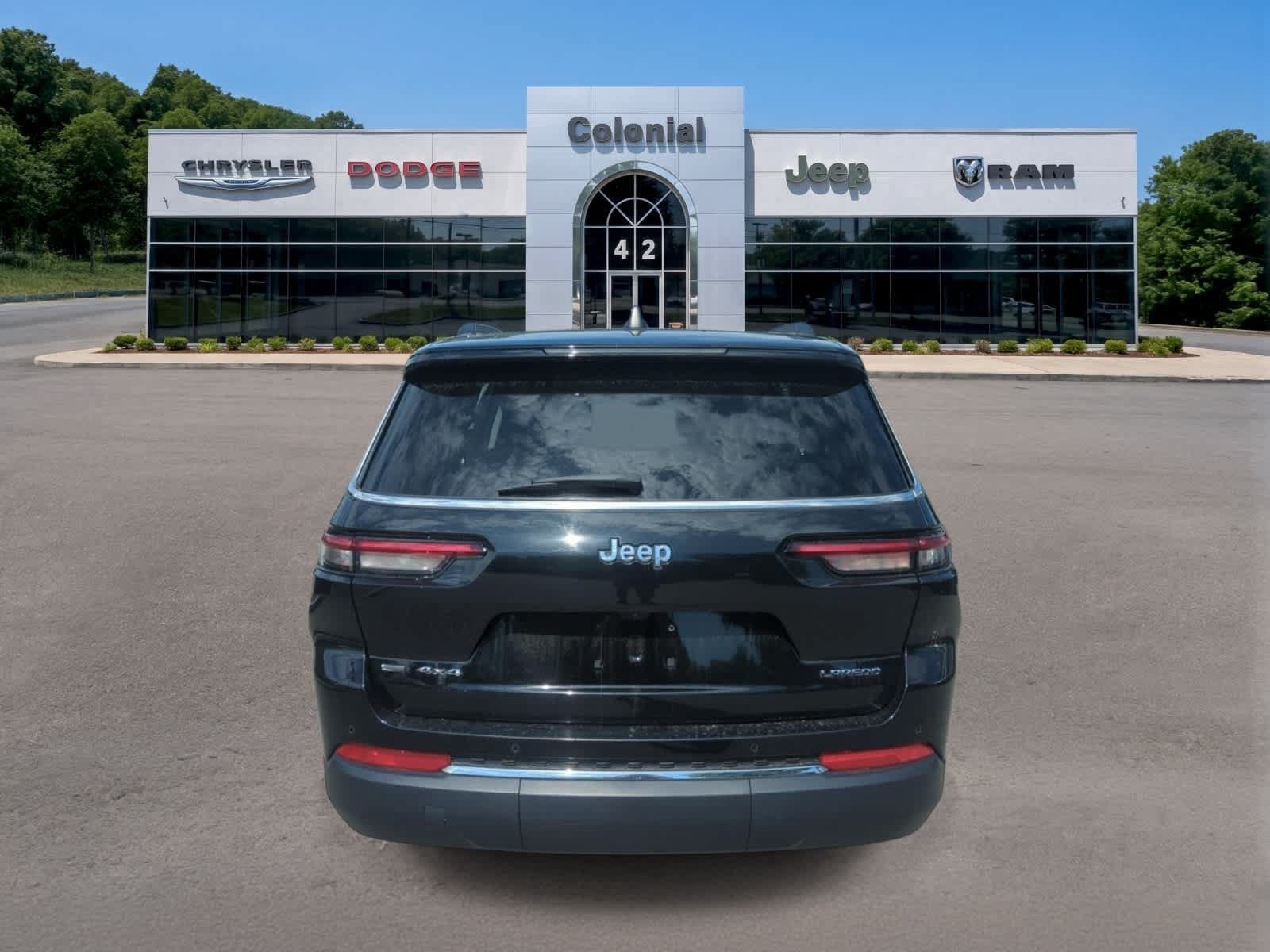 Used 2023 Jeep Grand Cherokee L Laredo AWD/4WD image 5