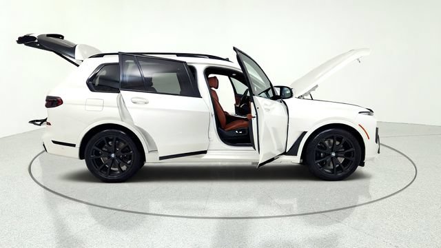 Used 2023 BMW X7 M60i AWD/4WD image 20