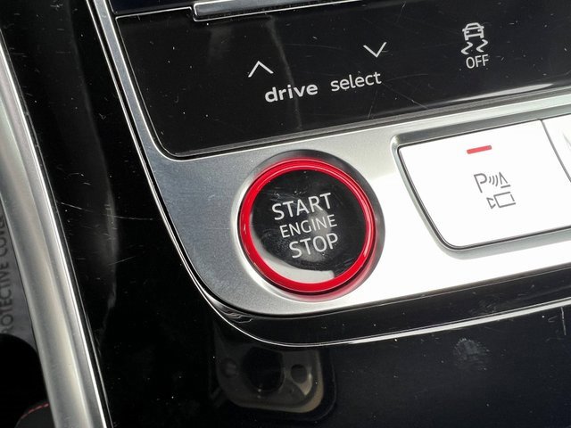 Certified 2024 Audi RS Q8 image 32