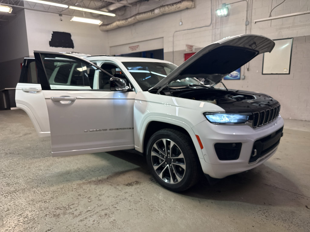 Used 2021 Jeep Grand Cherokee L Overland w/ Luxury Tech Group IV AWD/4WD image 9