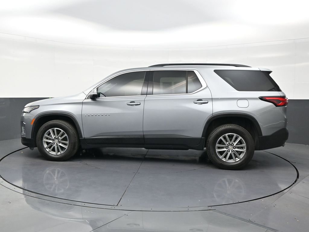 Used 2023 Chevrolet Traverse LT FWD image 2