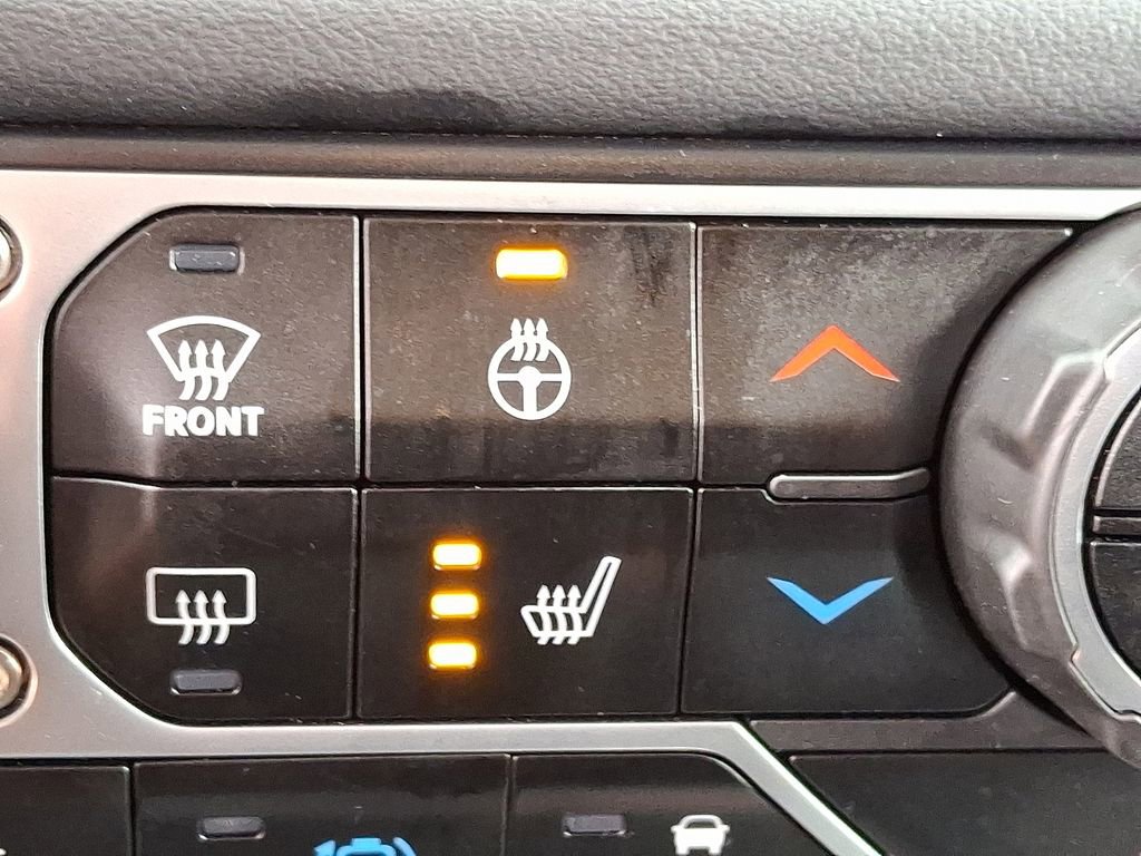 Used 2025 Jeep Wrangler Unlimited Sahara image 23