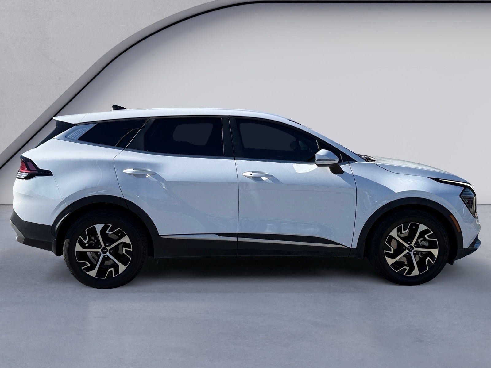 Used 2024 Kia Sportage EX FWD image 6