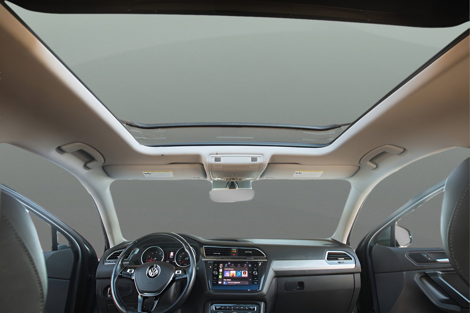 Used 2019 Volkswagen Tiguan SE w/ Panoramic Sunroof Package FWD image 13