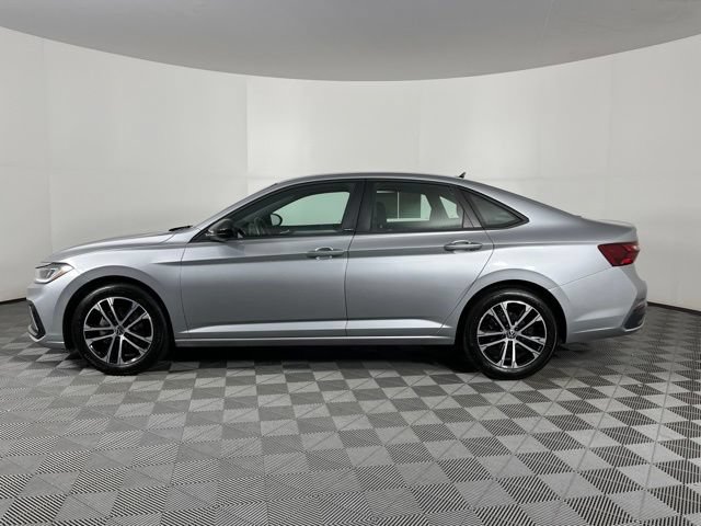 Used 2025 Volkswagen Jetta Sport FWD image 7