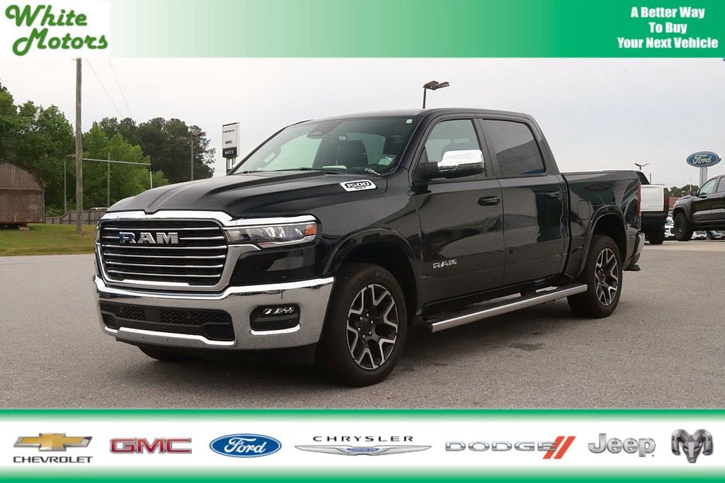 Used 2025 RAM 1500 Laramie AWD/4WD image 1