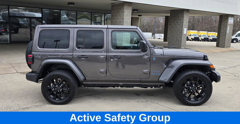 Used 2025 Jeep Wrangler Unlimited Sahara w/ Safety Group image 3