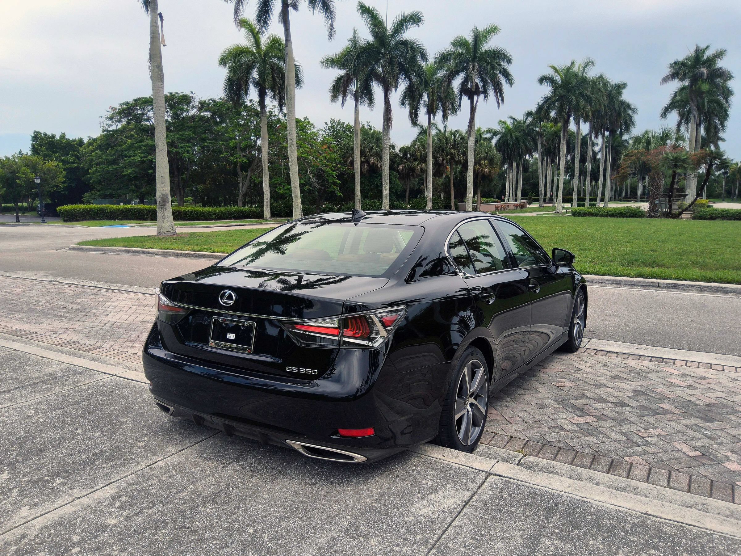 Used 2017 Lexus GS 350 w/ Preferred Accessory Package RWD image 20