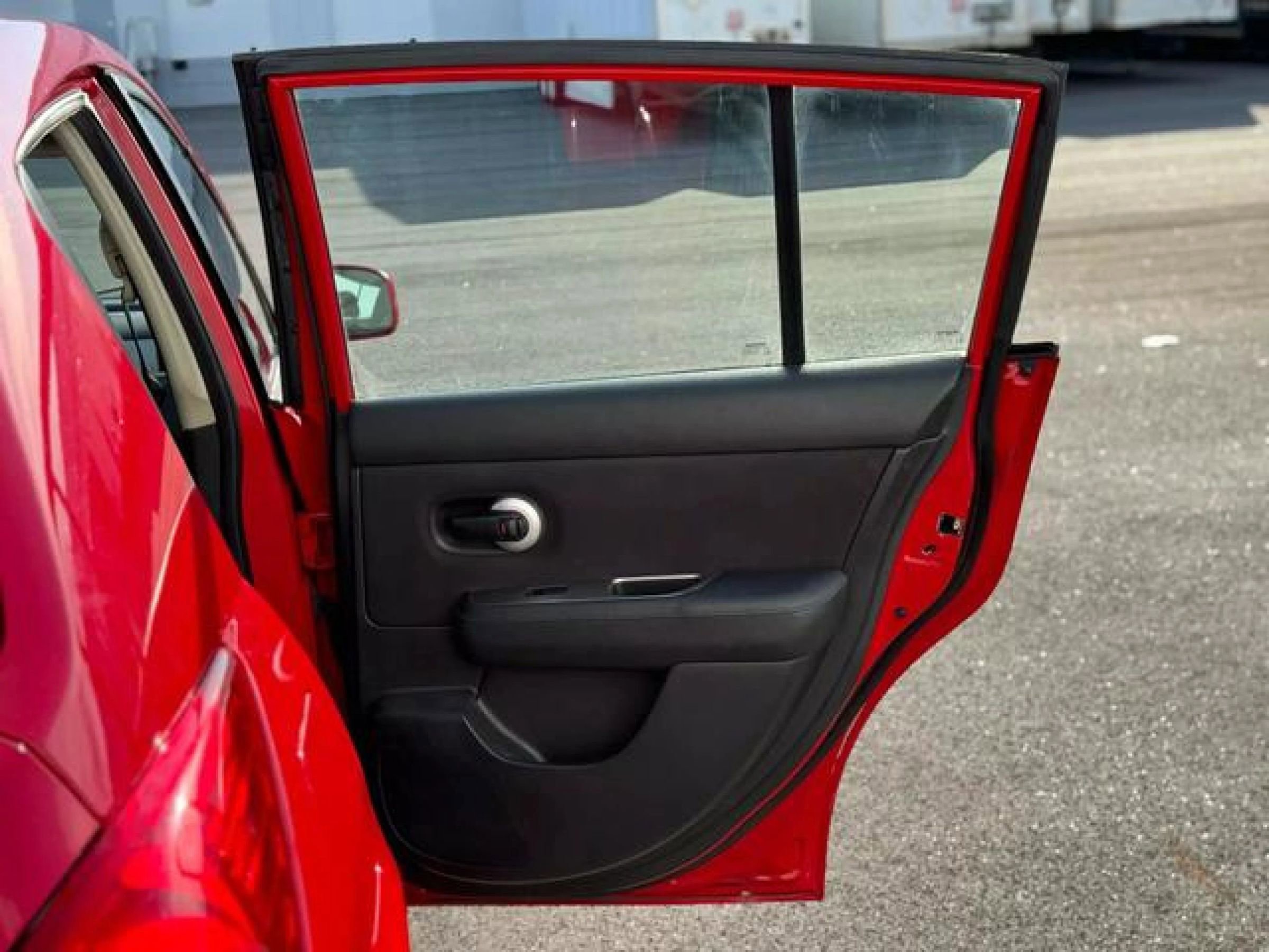 Used 2012 Nissan Versa Hatchback FWD image 37